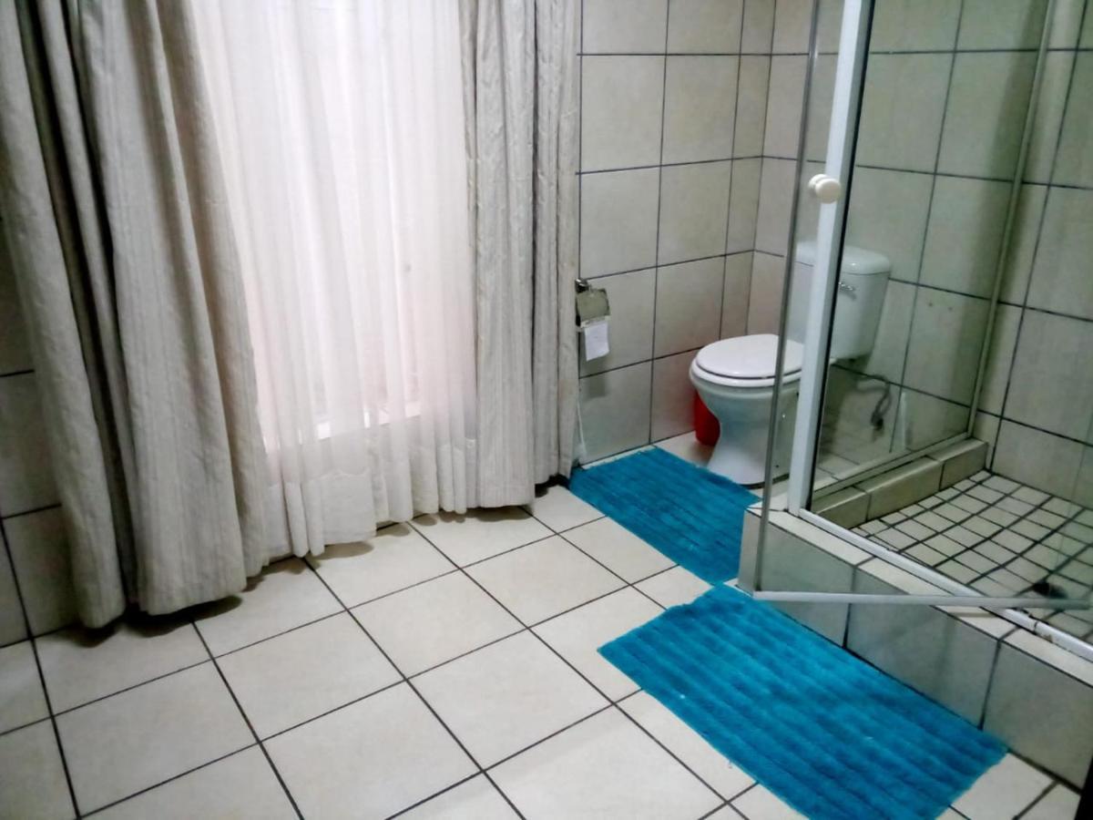 Rustenburg Guesthouse Extérieur photo