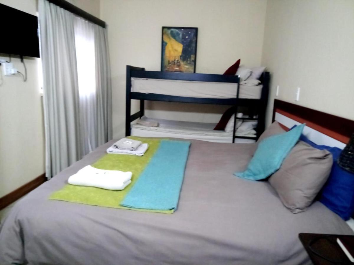 Rustenburg Guesthouse Extérieur photo