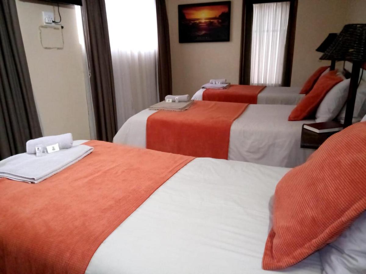 Rustenburg Guesthouse Extérieur photo
