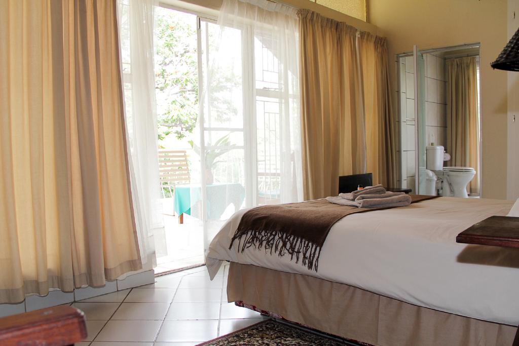 Rustenburg Guesthouse Extérieur photo