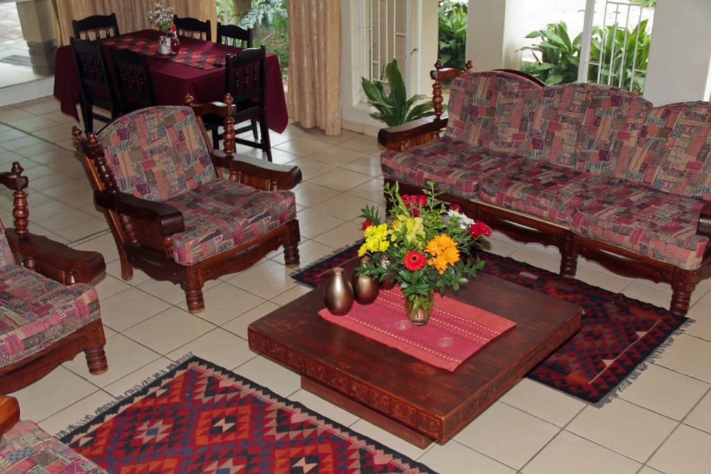 Rustenburg Guesthouse Extérieur photo