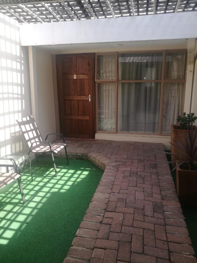 Rustenburg Guesthouse Extérieur photo