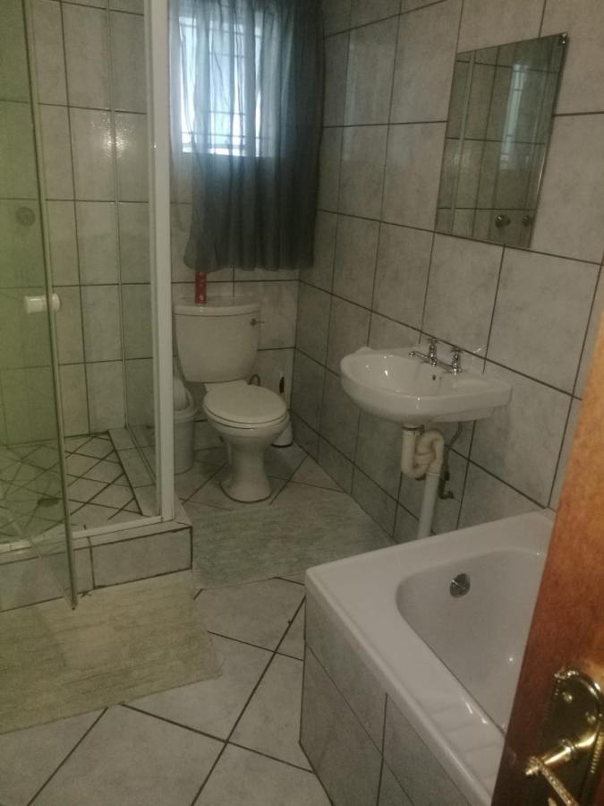 Rustenburg Guesthouse Extérieur photo
