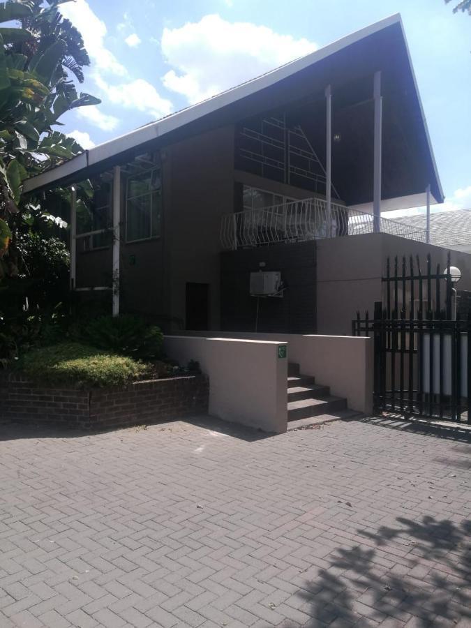 Rustenburg Guesthouse Extérieur photo