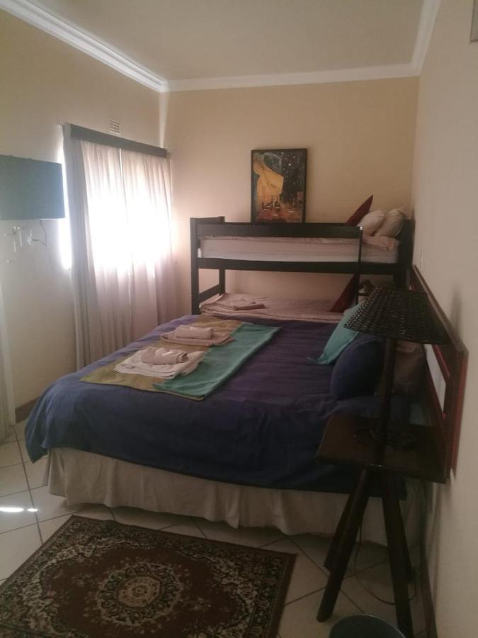 Rustenburg Guesthouse Extérieur photo